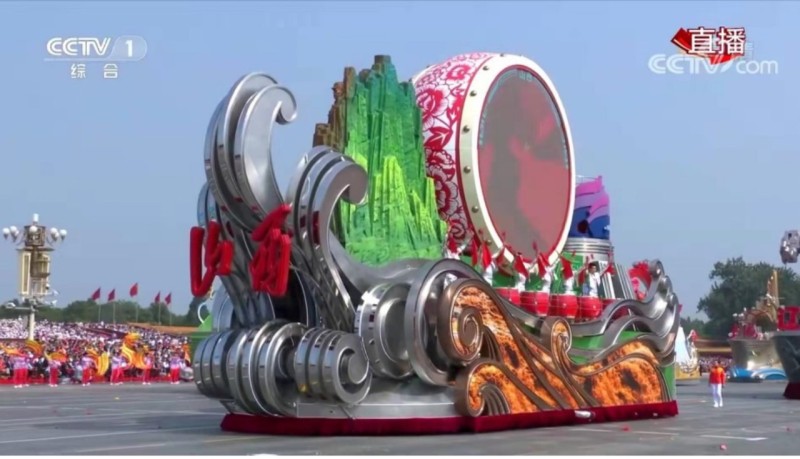 天安门游行彩车闪耀亮相的背后，你所不知道的“集创芯”